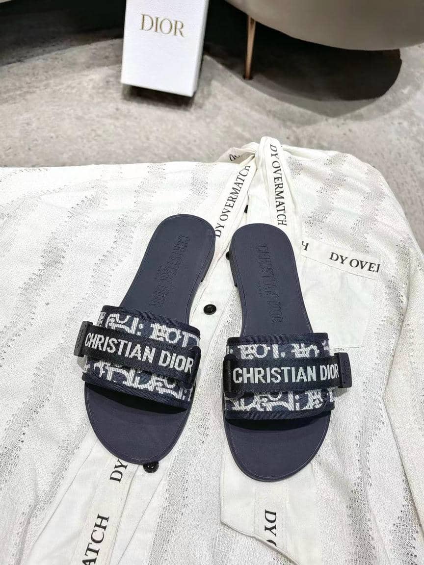 Dior Velcro slippers1-2